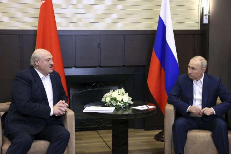 PUTIN I LUKAŠENKO IZ SOČIJA PORUČILI ZAPADU: "300.000 dobrovoljaca spremno za akciju u Ukrajini, na trebaju nam vojnici iz Severne Koreje!"