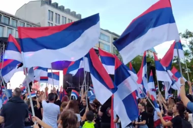 SRPSKA TROBOJKA I KOLCE I U FRANKFURTU! Milićević: Srbija je uvek i svuda uz vas! (VIDEO)