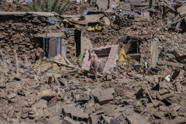 CRNA BROJKA RASTE - PREKO STO POGINULIH! Razoran zemljotres pogodio Nepal, a tlo ne miruje - ljudi u strahu, celu noć na otvorenom!