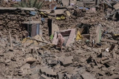 CRNI BILANS ZEMLJOTRESA U KINI: 135 mrtvih, više od 207.000 uništenih kuća! Potraga za nestalima se nastavlja