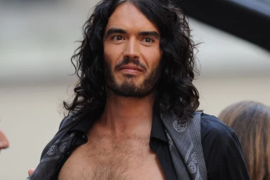 BIVŠI MUŽ SLAVNE PEVAČICE OPTUŽEN ZA SILOVANJE ČETIRI ŽENE: Jedna žrtva imala samo 16 GODINA, policija odmah reagovala!