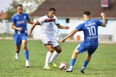 ODLIČAN MEČ U STAROJ PAZOVI: Marko Bulat u 90. minutu osigurao bod domaćinu! (FOTO GALERIJA)