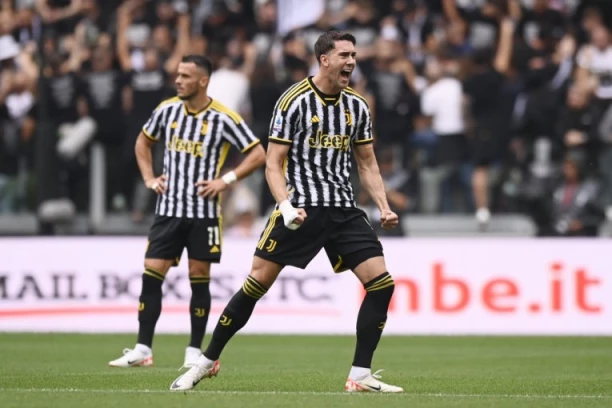 PROMENIO PLOČU: Del Pjero nahvalio Vlahovića