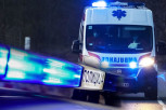 PREDNJI DEO AUTOMOBILA RAZLUPAN: Saobraćajna nesreća na auto-putu Beograd - Novi Sad