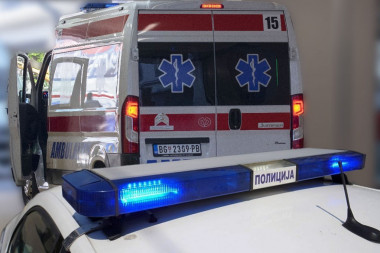 UŽAS U BEOGRADU: Auto pokosio devojku na pešačkom prelazu, ona hitno prevezena u bolnicu!