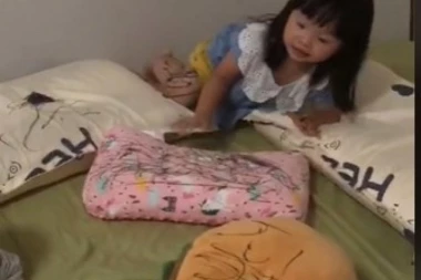 MAJKA JE OSTAVILA DECU SAME U SOBI: Kada se vratila zatekla je scenu pred kojom je zanemela (VIDEO)