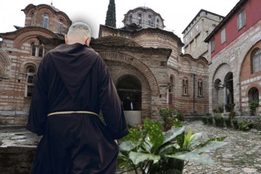 "DOŠAO JE DO VRATA, I SAMO PAO!" Iguman Manastira Pokrov presvete Bogorodice izboden uoči krštenja - NOVI DETALJI!