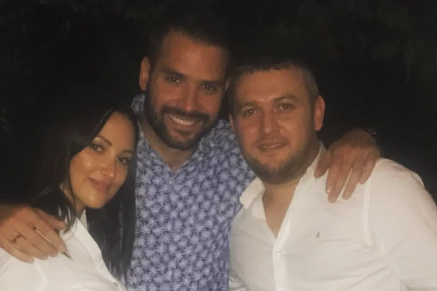 ISPLIVAO SNIMAK SA PRIVATNOG SLAVLJA: Sad je jasno u kakvom su odnosu Prijin menadžer i Filip Živojinović!
