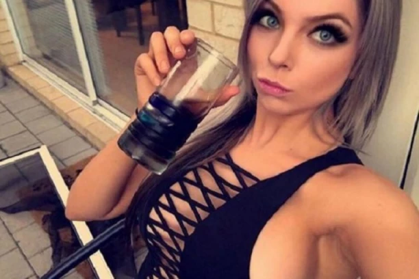 UŽAS U DVORIŠTU: Vlasnica pse nazivala NJENOM DECOM, a oni iznenada skočili i UMALO JE RASTRGLI!