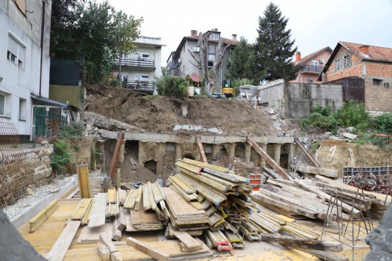 Investitor napravio pakao od života ljudima na Karaburmi