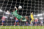 HAOS NA OLIMPIKU: Golman Lacija dao gol u nadoknadi! Petarda Barse, poraz Dortmunda u Parizu (VIDEO)