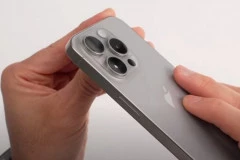 BUDUĆNOST JE STIGLA: Otkriveno kada će Ajfon predstaviti svoj prvi PREKLOPNI AJFON