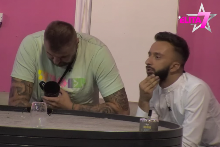 Janjuš gleda Darku Tanasijeviću u šolju Elita 7 Zadruga