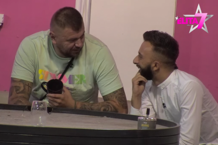 Janjuš gleda Darku Tanasijeviću u šolju Elita 7 Zadruga
