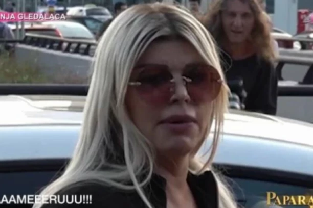 DARA BUBAMARA PRETI NA AERODROMU! Pevačica ponovo usnimljena u centru skandala, htela sve da RAZLUPA!