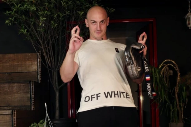 DESINGERICA PRVI PUT O HAPŠENJU! Otkrio sve detalje SKANDALA, pa se POKAJAO: Ja sam LOŠ PRIMER omladini! (VIDEO)