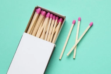 ZBOG OVE ZAGONETKE BESNI CEO INTERNET: Napravite od TRI šibice ŠEST, ovo retko ko može!