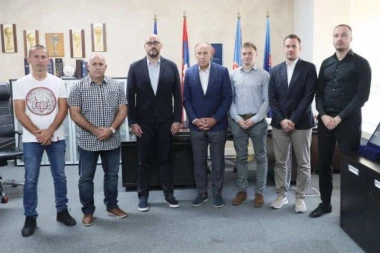 POSETA U FSS! Srbi iz Vukovara kod predsednika Dragana Džajića!