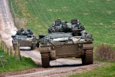 VOJSKA SRBIJE U OKLOPNIM BORBENIM VOZILIMA NA PUTU KA RAŠKOJ!