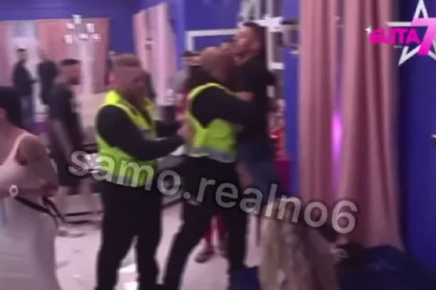 KARAMBOL U ELITI, OBEZBEĐENJE ULETELO U KUĆU: Takmičar kao razjarena zver, niko ne može da ga OBUZDA! (VIDEO)