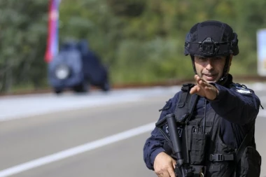 KURTIJEVOJ POLICIJI SMETA PORUKA "NE DAMO TE, ZEMLJO DUŠANOVA"! Ispovest uhapšenog Srbina: Rekli mi da to mogu da nosim u šumi!