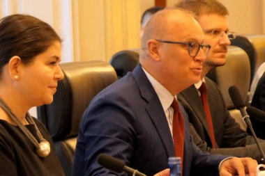 Vesić: U kapitalne projekte ulažemo skoro deset puta više nego što je to činila bivša vlast!