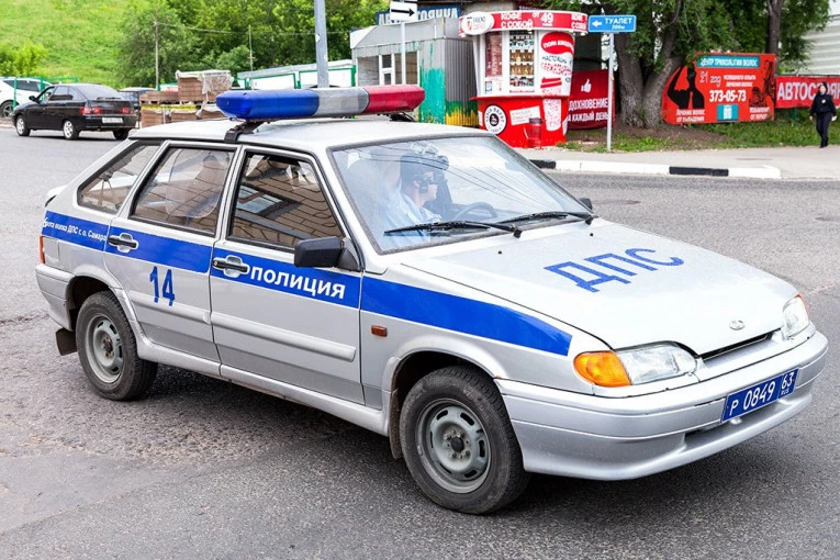 HOROR U ŠKOLI! Učenica napala đake čekićem i izazvala požar, ima POVREĐENIH!