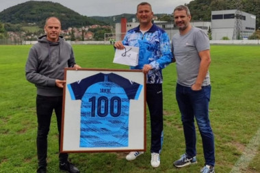 VELIKI JUBILEJ: 100 utakmica na trenerskoj klupi užičkog kluba - najvredniji poklon je dobio od svojih fudbalera!