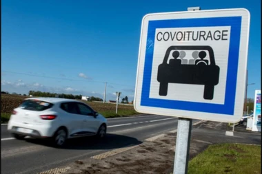 DA LI ZNATE ŠTA ZNAČI OVAJ SAOBRAĆAJNI ZNAK!? U Nemačkoj se nalazi na svakom uglu i vozačima pruža mnoge benefite! JEDAN OD NJIH JE I VOŽNJA U ŽUTOJ TRACI!