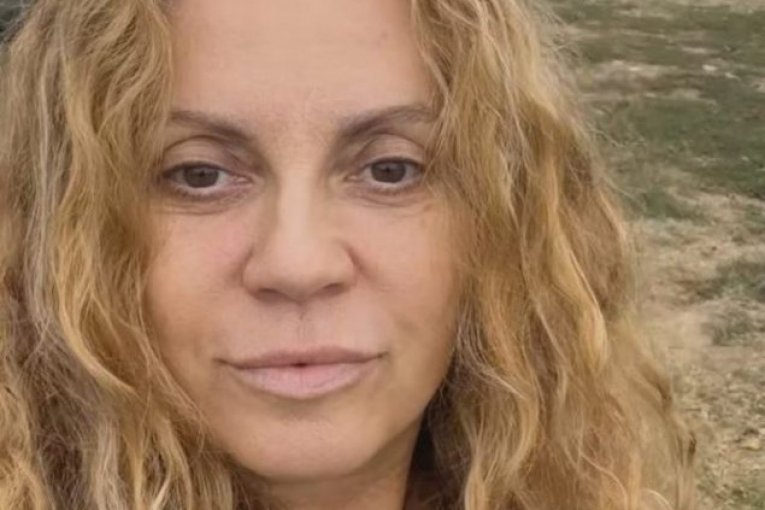 Indira Radić na selu