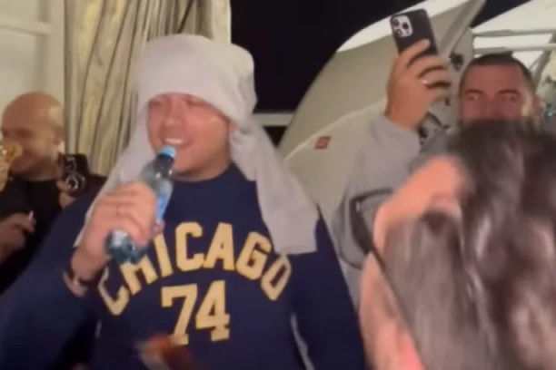 ZAPEVALI OD MUKE: Sloba i Rasta napravili ŽURKU sa putnicima nakon DRAME u avionu!