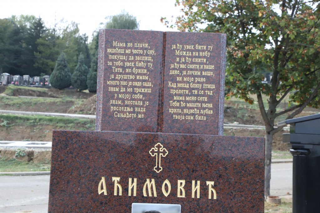 Posveta na spomeniku