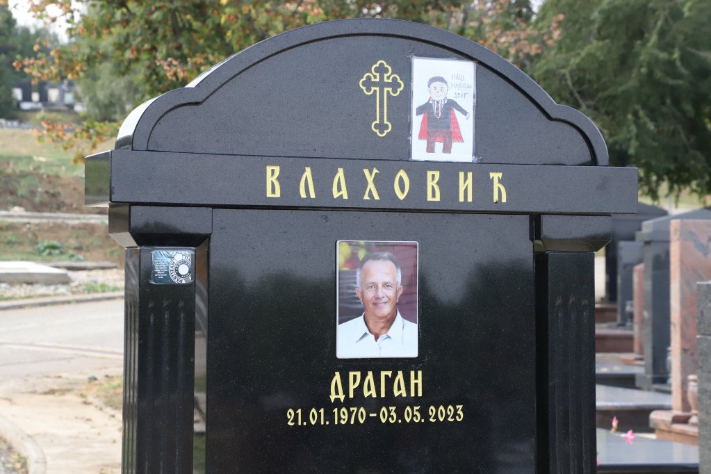 Spomenik Draganu Vlahoviću