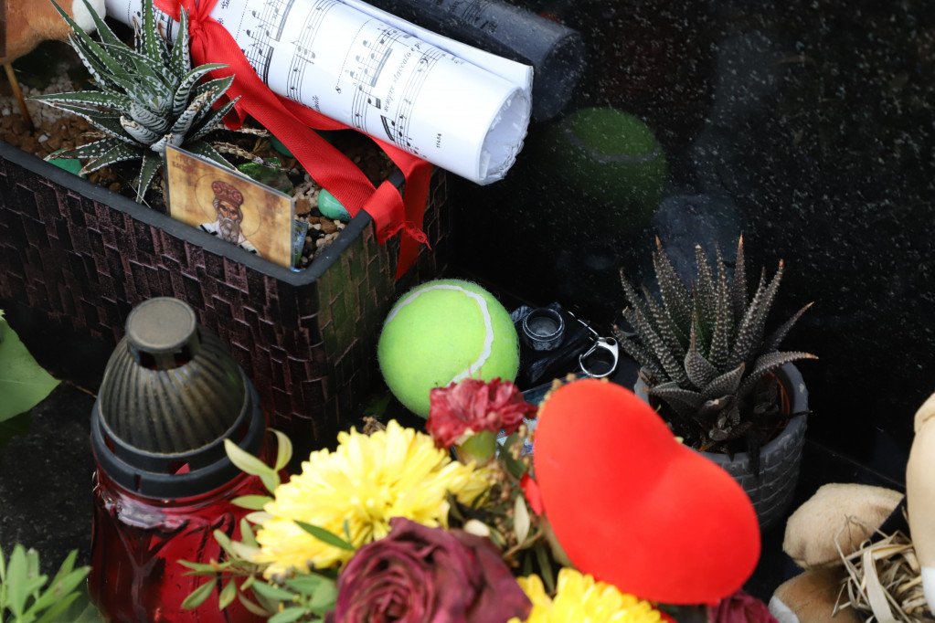 Note i cveće za Andriju