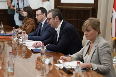 PREDSEDNIK VUČIĆ SE SASTAO SA AMBASADORIMA KVINTE I ŠEFOM DELEGACIJE EU: Sastanak počeo u 18 sati
