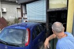 MUŠKARAC IMA POVREDU GLAVE: Poznato stanje vozača koji se zakucao u izlog radnje u Čačku!