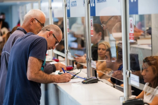 VAŽNO OBAVEŠTENJE! AKO PROPUSTITE OVE DATUME MOŽETE DA "IZVISITE": Nakon Nove godine stižu i NOVI PROPISI ZA PENZIONERE!