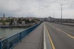 KONTRA SMER JE PREVAZIĐEN! Novo ludilo na Brankovom mostu - kako je vozaču OVO palo na pamet?! (VIDEO)