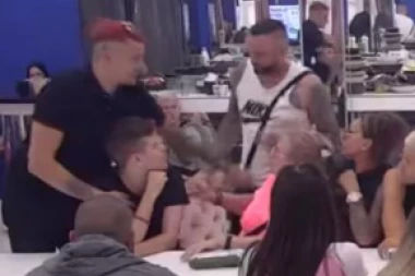 ŠA SE KAO FURIJA ZALETEO NA UROŠA STANIĆA: Reper besan kao ris, ukućani preplašeni zbog ovih pretnji!