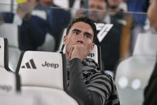MNOGI GA SMATRAJU NASLEDNIKOM DUŠANA VLAHOVIĆA: Za golgetera crno-belih zainteresovan je bio i Juventus, ali je on odlučio da u ovom klubu nastavi karijeru! (FOTO GALERIJA)
