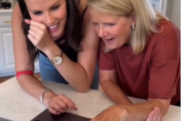 PUSTILA JE MAMI VIDEO OD KOJEG SE ZALEDILA: Kada je shvatila o čemu je reč niko nije moga da zaustavi njeno VRIŠTANJE i BACANJE!