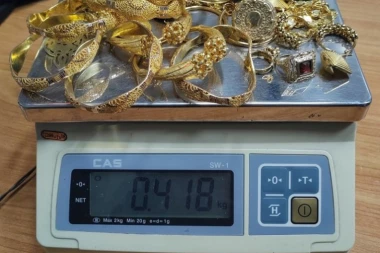 POKUŠALI DA PROŠVERCUJU 400 GRAMA ZLATA: Na Gradini "pao" bračni par koji nije prijavio dragocenosti carinicima!