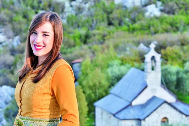 ANTISRBI I DRUGOSRBIJANCI PONOVO UDARILI NA SRPSKU VILU! Ne praštaju Danici Crnogorčević ujedinjavanje Srba, sramne optužbe: Ona je Albanka katoličke vere! (FOTO)