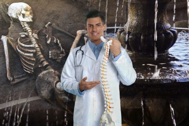 KONTROVERZNI SLUČAJ ORTOPEDA IZ BRČKOG TRESE REGION! Krio kosti ŽRTVE rata, preko njih sagradio betonsku česmu, pa se vadio na OVO!