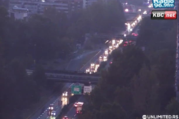 IZMILELO NA HILJADE AUTOMOBILA RANOM ZOROM! Ovi delovi Beograda već krcati vozilima, puste ulice samo u centru grada!