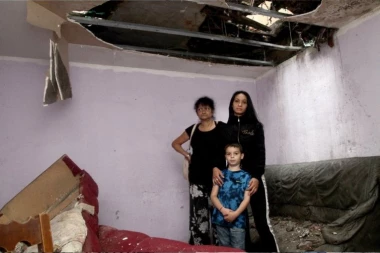 VAPAJ ZA POMOĆ UNESREĆENE PORODICE: Izgorela nam je kuća,  smucamo se gde stignemo!