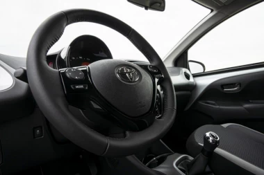 CELOG ŽIVOTA POGREŠNO MENJAMO BRZINE: Promenite naviku odmah! OVAKO SE TO PRAVILNO RADI