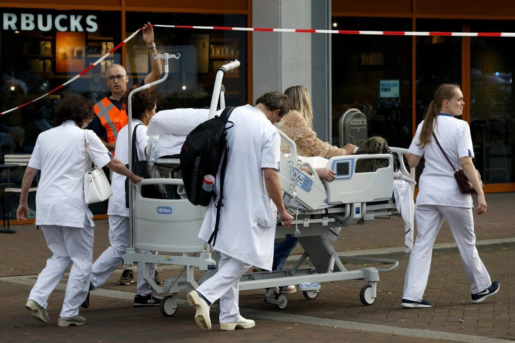 PRVE SLIKE SA MESTA TRAGEDIJE! Više mrtvih u pucnjavi U AMFITEATRU NA MEDICINSKOM FAKULTETU U ROTERDAMU! (FOTO)