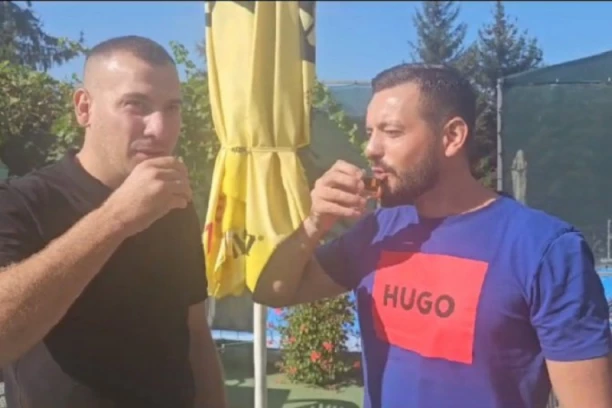 OD RAKIJE NEMA BOLJE ŽENE, PO TRI DANA ONA LJULJA MENE: Počinje Rakijada u Pranjanima, nastala da bi se videlo ko su veće bekrije!