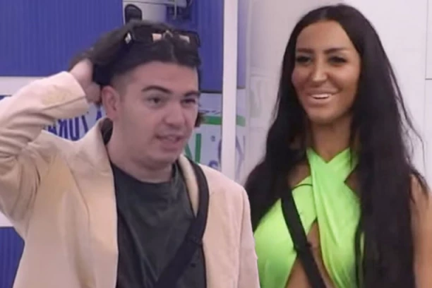 NOVI UČESNIK ELITE DAO SLAĐI BRUTALNU ŠUT-KARTU: Zadrugarka doživela najveći blam svih vremena!